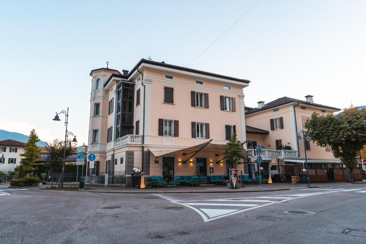 Albergo Caffe Centrale ميزوكورونا المظهر الخارجي الصورة